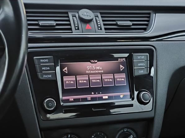 Skoda Rapid I Рестайлинг с пробегом 2018 года, цена 1 290 000 рублей, 136681 км, лифтбек, Автокод Объявления