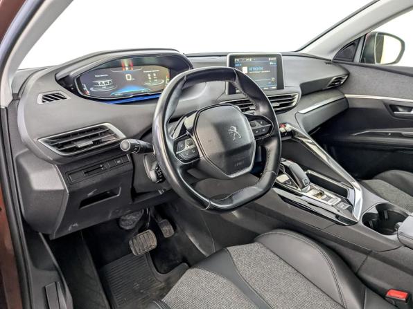 Peugeot 3008 II с пробегом 2017 года, цена 1 650 000 рублей, 100354 км, внедорожник, Автокод Объявления