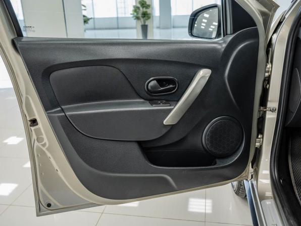 Renault Sandero II Рестайлинг с пробегом 2020 года, цена 1 277 000 рублей, 106978 км, хэтчбек, Автокод Объявления