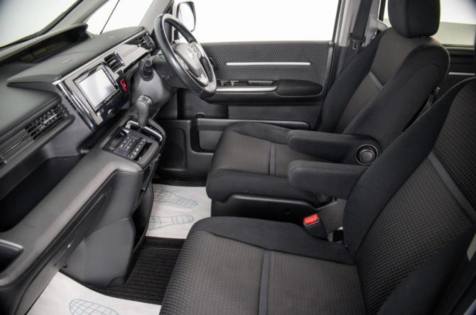 Honda Stepwgn V с пробегом 2015 года, цена 2 149 000 рублей, 126990 км, минивэн, Автокод Объявления