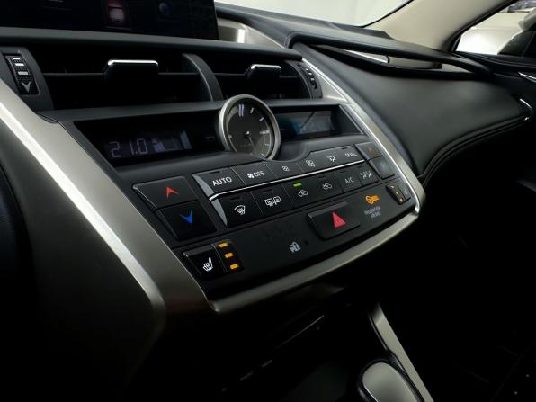 Lexus NX I с пробегом 2015 года, цена 2 300 000 рублей, 219967 км, внедорожник, Автокод Объявления