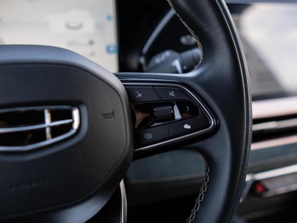 Geely Monjaro I с пробегом 2023 года, цена 3 259 000 рублей, 50653 км, внедорожник, Автокод Объявления