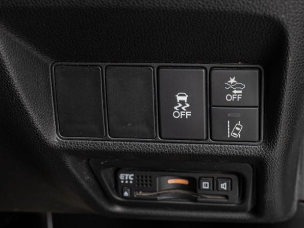 Honda Stepwgn V Рестайлинг с пробегом 2018 года, цена 2 230 000 рублей, 100019 км, минивэн, Автокод Объявления