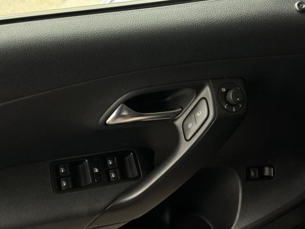 Volkswagen Polo V Рестайлинг с пробегом 2016 года, цена 1 300 000 рублей, 86374 км, седан, Автокод Объявления