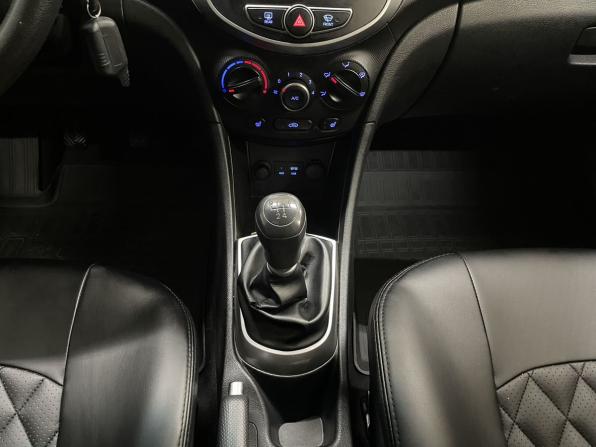 Hyundai Solaris I Рестайлинг с пробегом 2015 года, цена 920 000 рублей, 131299 км, седан, Автокод Объявления
