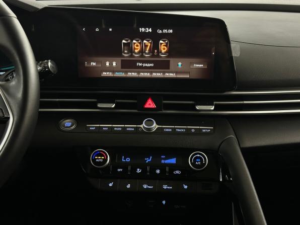 Hyundai Elantra VII (CN7) Рестайлинг с пробегом 2024 года, цена 2 230 000 рублей, 28770 км, седан, Автокод Объявления