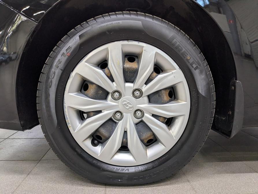 Hyundai Solaris II Москва  - изображение 7