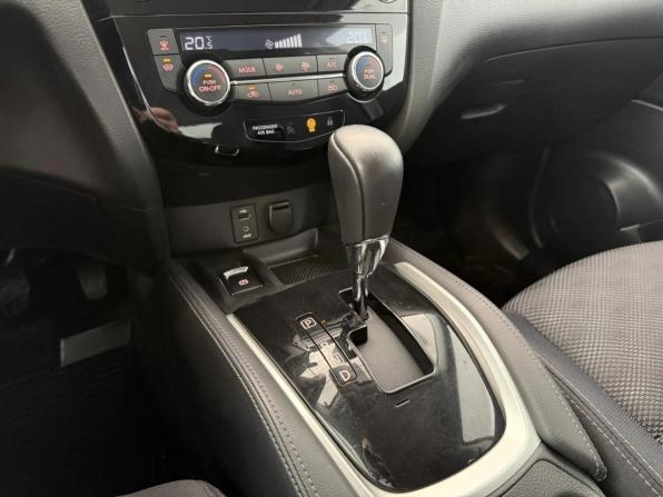 Nissan Qashqai II с пробегом 2016 года, цена 1 729 000 рублей, 97703 км, внедорожник, Автокод Объявления