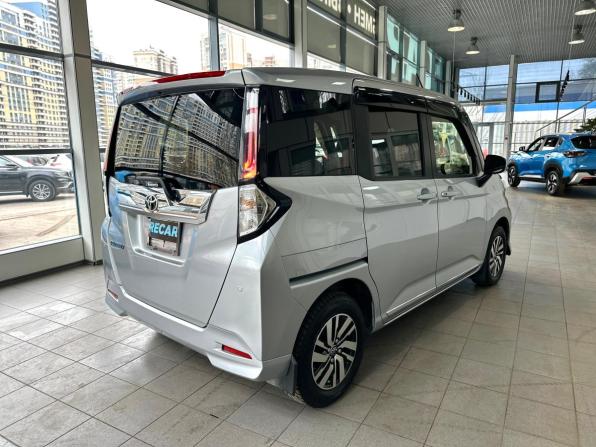 Toyota Roomy I Рестайлинг с пробегом 2021 года, цена 1 410 000 рублей, 55237 км, минивэн, Автокод Объявления
