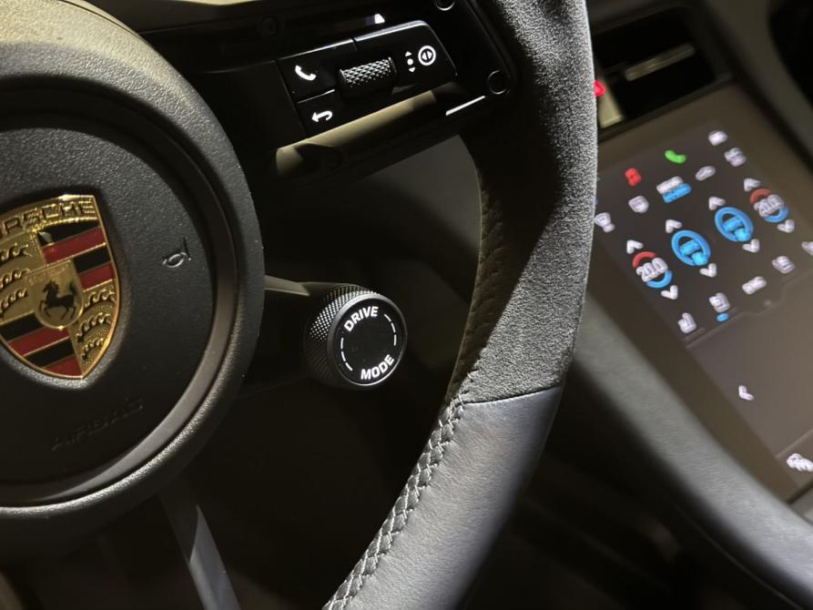 Porsche Taycan I Москва  - изображение 20