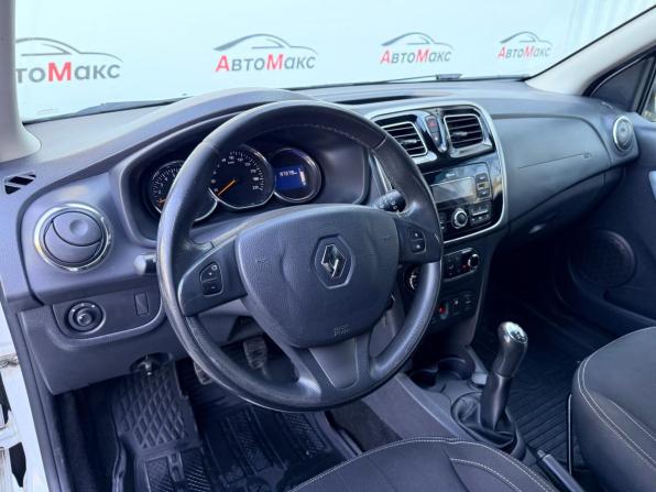 Renault Sandero II с пробегом 2017 года, цена 800 000 рублей, 97365 км, хэтчбек, Автокод Объявления