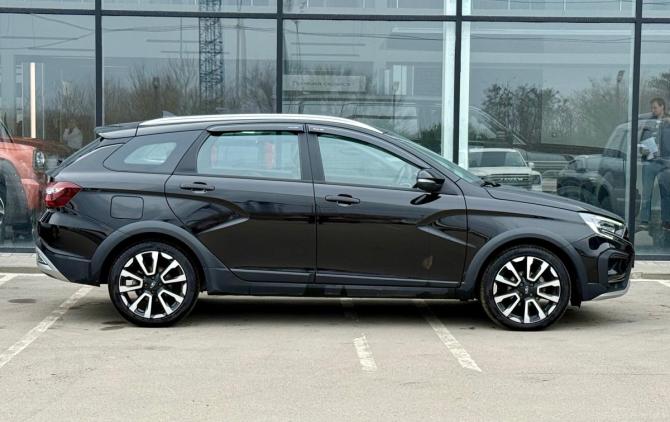 Lada (ВАЗ) Vesta I Рестайлинг (NG) с пробегом 2024 года, цена 1 445 000 рублей, 36776 км, универсал, Автокод Объявления