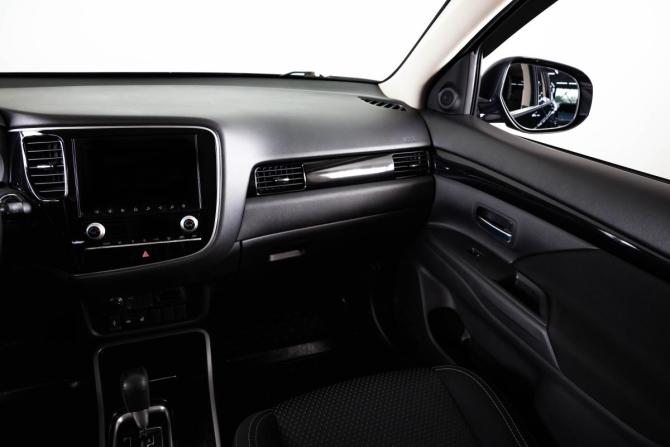 Mitsubishi Outlander III Рестайлинг 3 с пробегом 2021 года, цена 2 299 000 рублей, 169000 км, внедорожник, Автокод Объявления
