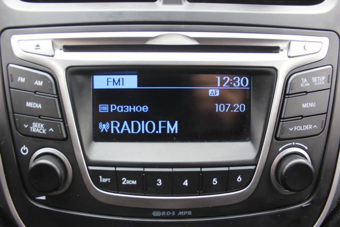 Hyundai Solaris I Рестайлинг с пробегом 2015 года, цена 667 000 рублей, 287063 км, седан, Автокод Объявления