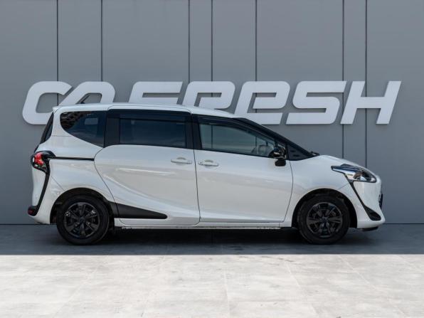 Toyota Sienta II Рестайлинг с пробегом 2021 года, цена 1 820 000 рублей, 83948 км, компактвэн, Автокод Объявления