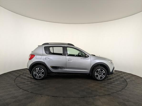 Renault Sandero II Рестайлинг с пробегом 2022 года, цена 1 470 000 рублей, 24650 км, хэтчбек, Автокод Объявления