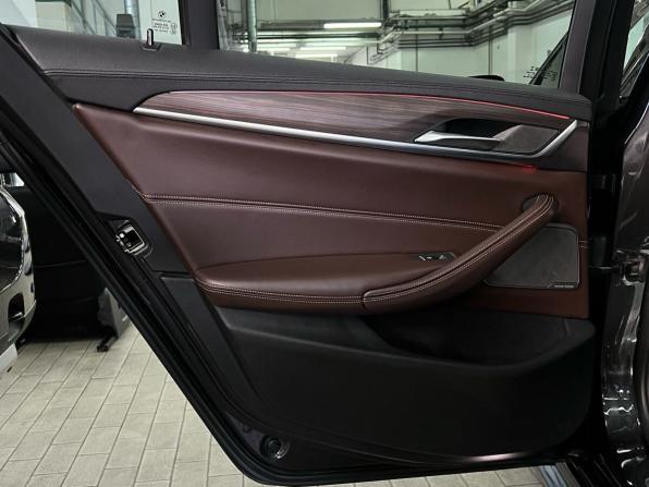 BMW 5 серии VII (G30/G31/G38) с пробегом 2018 года, цена 3 539 000 рублей, 254263 км, седан, Автокод Объявления