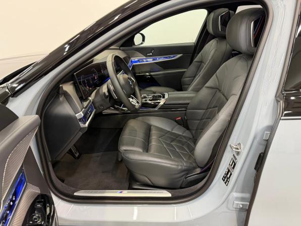 BMW 7 серии VII (G70) с пробегом 2023 года, цена 12 490 000 рублей, 46162 км, седан, Автокод Объявления