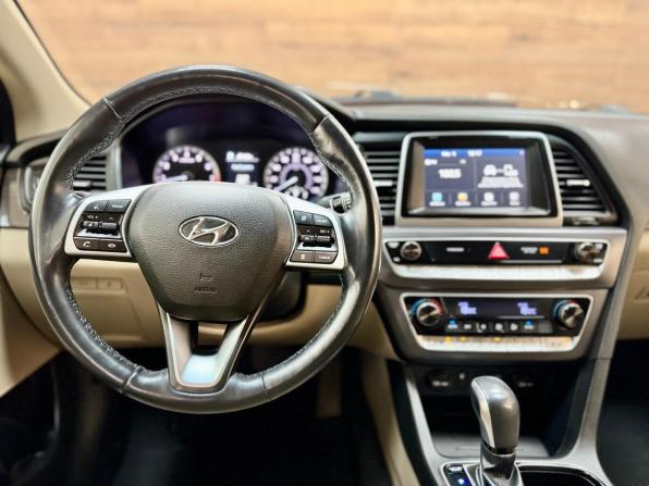 Hyundai Sonata VII (LF) Рестайлинг с пробегом 2018 года, цена 1 720 000 рублей, 99500 км, седан, Автокод Объявления