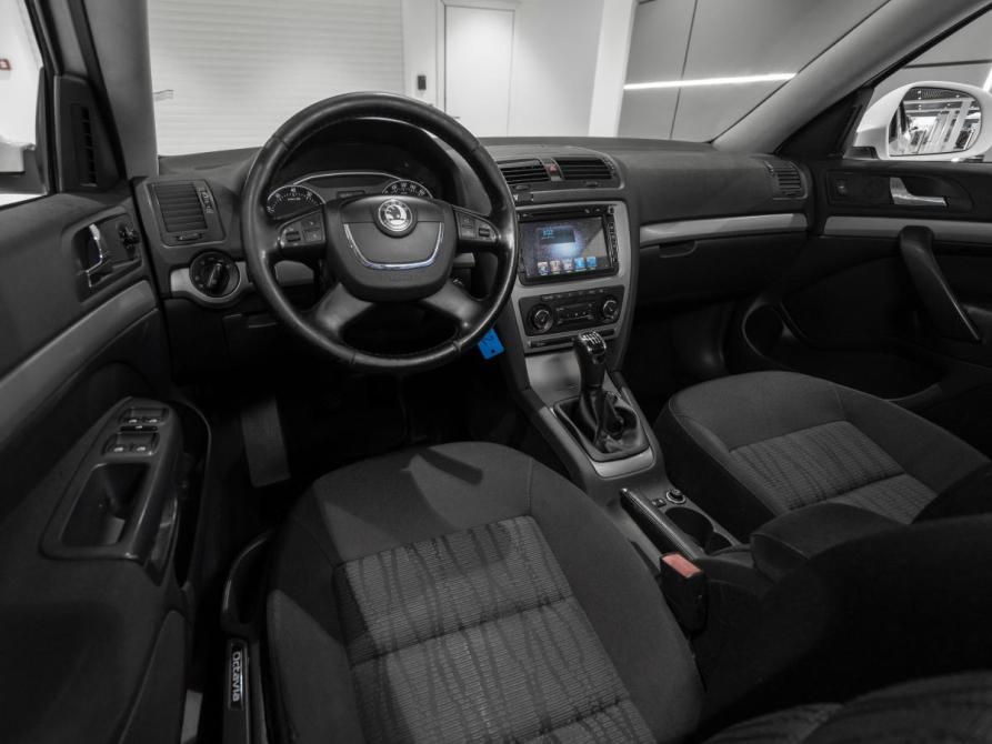 Skoda Octavia II (A5) Рестайлинг Москва  - изображение 7