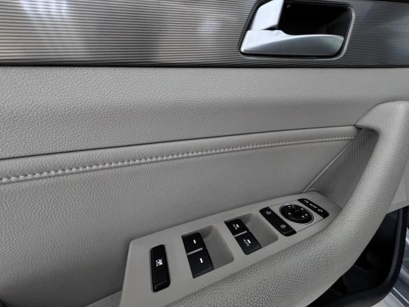 Hyundai Sonata VII (LF) Рестайлинг с пробегом 2017 года, цена 1 680 000 рублей, 189814 км, седан, Автокод Объявления