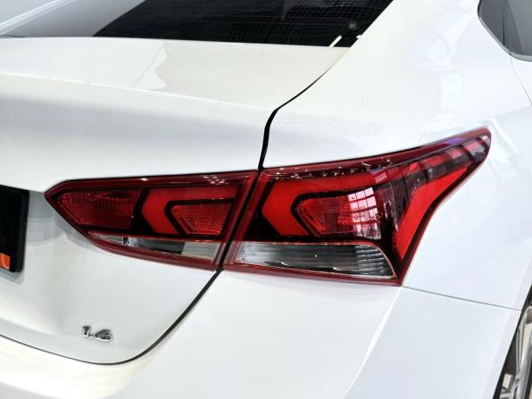 Hyundai Solaris II с пробегом 2017 года, цена 1 345 000 рублей, 163250 км, седан, Автокод Объявления
