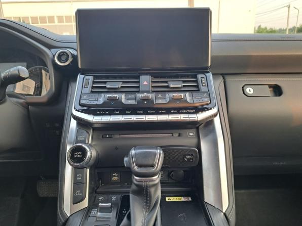 Toyota Land Cruiser 300 Series с пробегом 2022 года, цена 11 440 000 рублей, 47730 км, внедорожник, Автокод Объявления