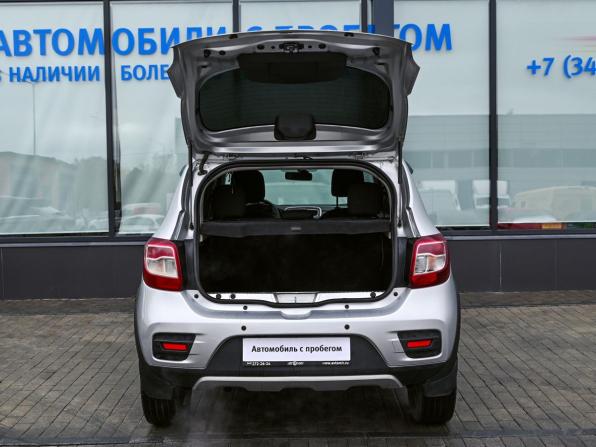 Renault Sandero II Рестайлинг с пробегом 2019 года, цена 1 149 000 рублей, 130360 км, хэтчбек, Автокод Объявления