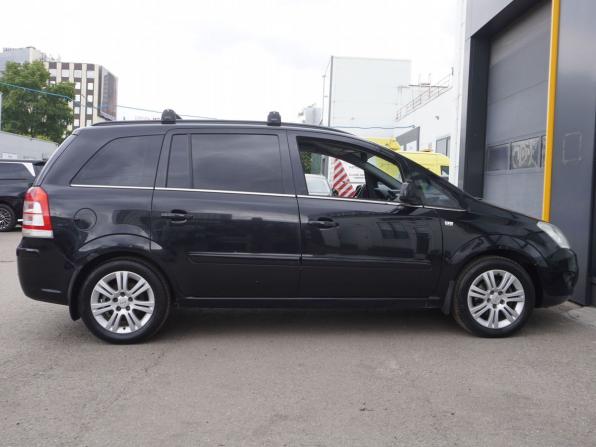 Opel Zafira B Рестайлинг с пробегом 2010 года, цена 600 000 рублей, 236369 км, компактвэн, Автокод Объявления