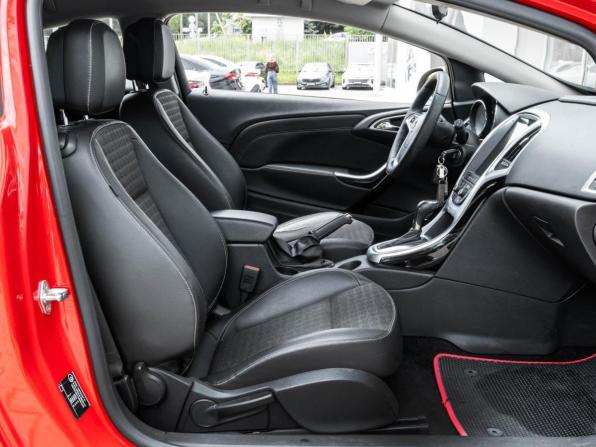 Opel Astra J Рестайлинг с пробегом 2013 года, цена 870 000 рублей, 188554 км, хэтчбек, Автокод Объявления