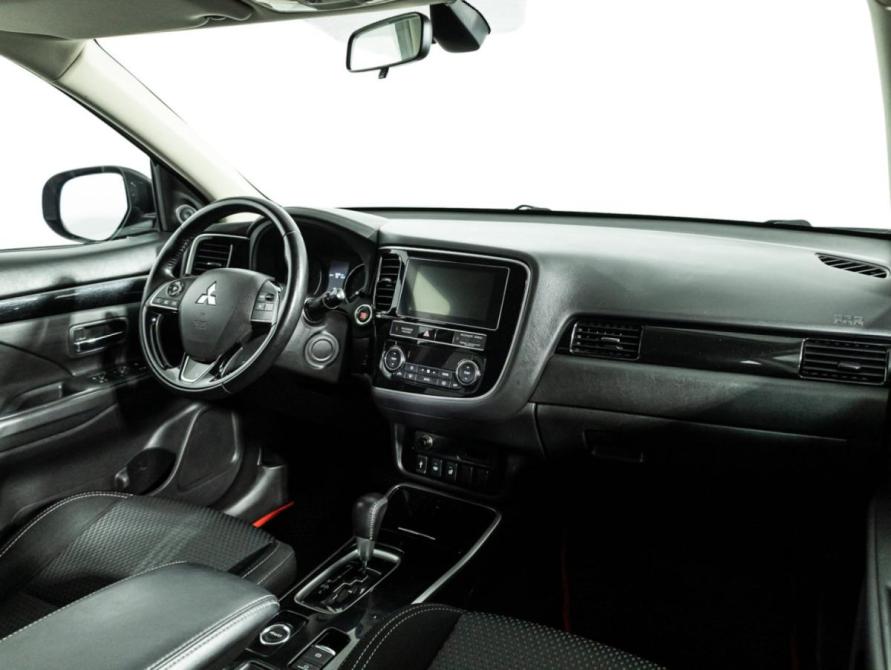 Mitsubishi Outlander III Рестайлинг 3 Санкт-Петербург  - изображение 9