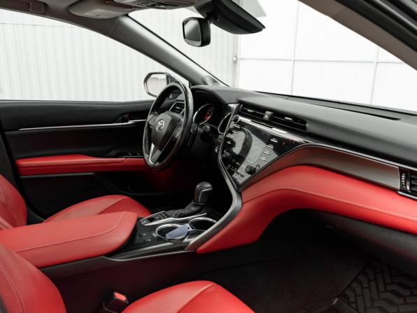 Toyota Camry VIII (XV70) с пробегом 2018 года, цена 2 920 000 рублей, 81582 км, седан, Автокод Объявления