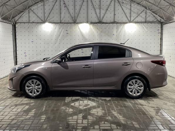 Kia Rio IV Рестайлинг с пробегом 2021 года, цена 1 675 000 рублей, 48106 км, седан, Автокод Объявления