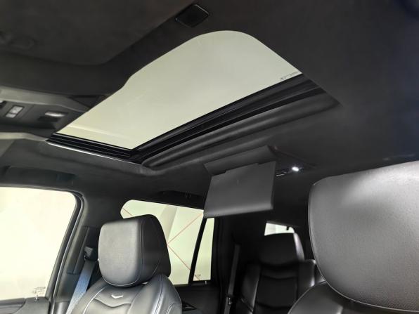 Cadillac Escalade IV с пробегом 2017 года, цена 4 760 000 рублей, 124107 км, внедорожник, Автокод Объявления