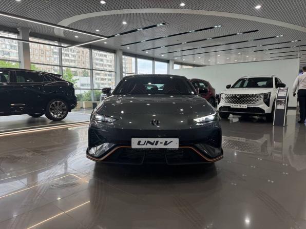 Новый Changan UNI-V I Рестайлинг 2 2026 года, цена 3 501 187 рублей, лифтбек, Автокод Объявления