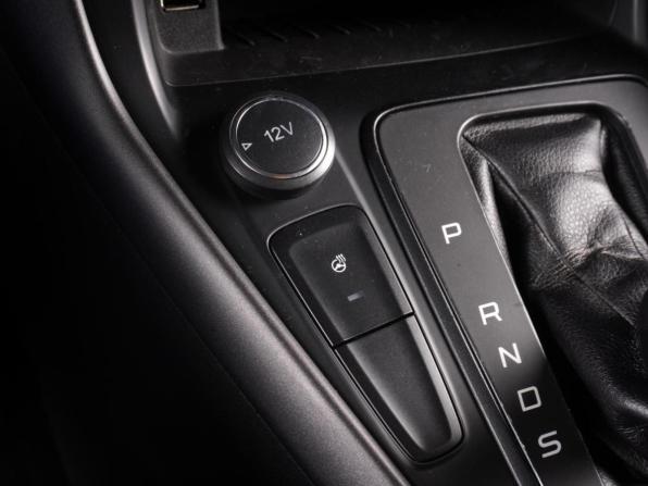 Ford Focus III Рестайлинг с пробегом 2015 года, цена 1 049 000 рублей, 119283 км, хэтчбек, Автокод Объявления