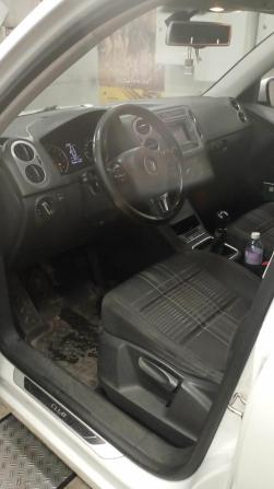 Volkswagen Tiguan I Рестайлинг с пробегом 2015 года, цена 875 000 рублей, 304649 км, внедорожник, Автокод Объявления