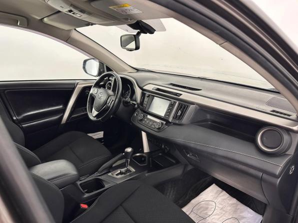 Toyota RAV4 IV (XA40) Рестайлинг с пробегом 2018 года, цена 2 228 200 рублей, 171842 км, внедорожник, Автокод Объявления