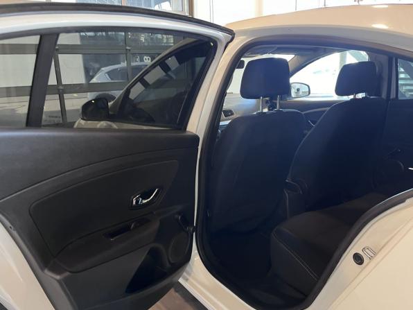 Renault Fluence I Рестайлинг с пробегом 2014 года, цена 650 000 рублей, 193241 км, седан, Автокод Объявления