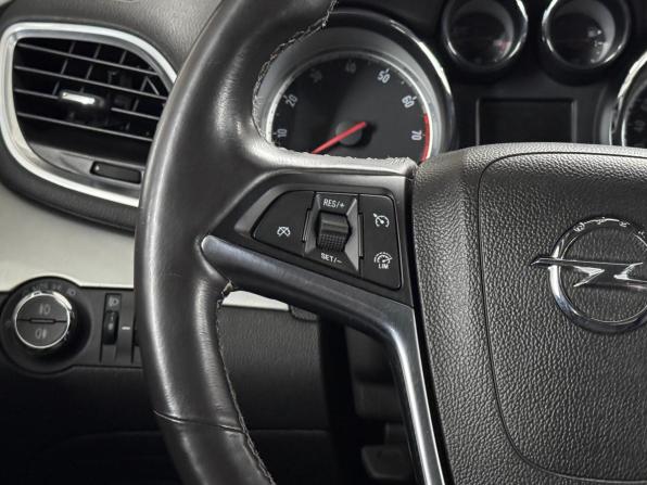 Opel Mokka I с пробегом 2014 года, цена 1 265 000 рублей, 61759 км, внедорожник, Автокод Объявления