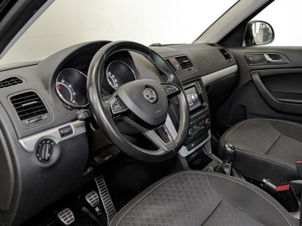 Skoda Yeti I Рестайлинг с пробегом 2016 года, цена 1 250 000 рублей, 120914 км, внедорожник, Автокод Объявления