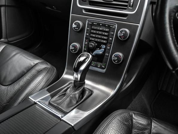 Volvo V60 I Рестайлинг с пробегом 2013 года, цена 1 378 000 рублей, 119227 км, универсал, Автокод Объявления