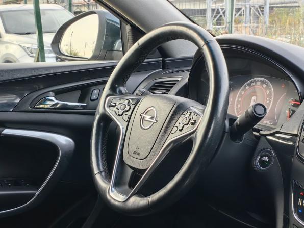 Opel Insignia I Рестайлинг с пробегом 2014 года, цена 859 000 рублей, 263000 км, лифтбек, Автокод Объявления