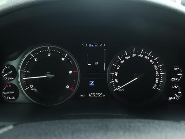 Toyota Land Cruiser 200 Series Рестайлинг 2 с пробегом 2017 года, цена 5 440 000 рублей, 125500 км, внедорожник, Автокод Объявления