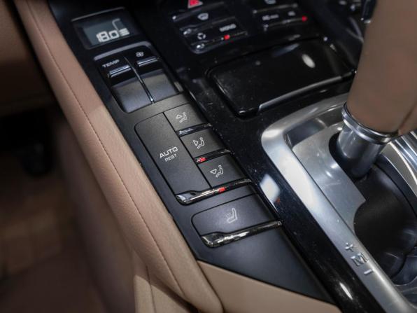 Porsche Cayenne II (958) с пробегом 2011 года, цена 1 895 000 рублей, 248920 км, внедорожник, Автокод Объявления