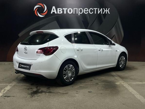 Opel Astra J с пробегом 2011 года, цена 580 000 рублей, 235350 км, хэтчбек, Автокод Объявления