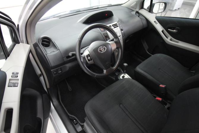 Toyota Yaris II с пробегом 2008 года, цена 650 000 рублей, 268168 км, хэтчбек, Автокод Объявления