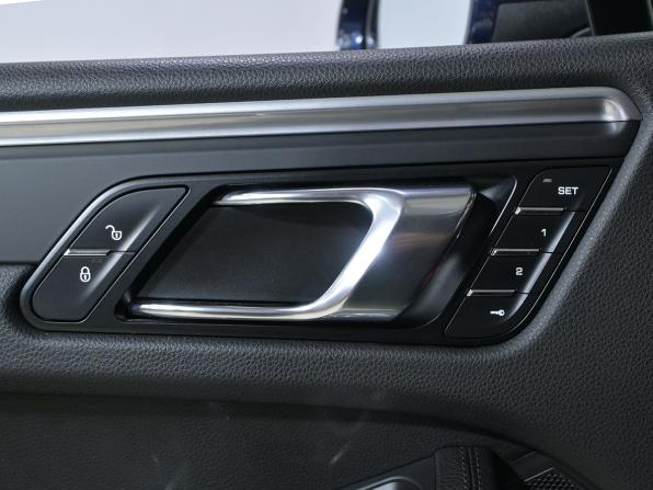 Porsche Macan I с пробегом 2017 года, цена 3 060 000 рублей, 142000 км, внедорожник, Автокод Объявления