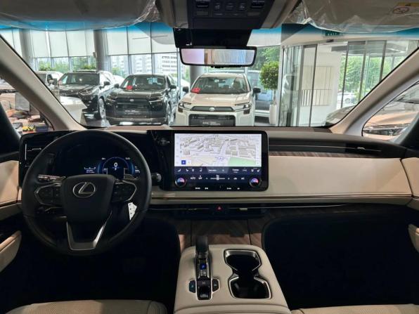 Lexus LM II с пробегом 2025 года, цена 18 450 000 рублей, 11 км, минивэн, Автокод Объявления