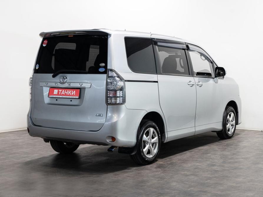 Toyota Voxy II (R70) Рестайлинг Чита  - изображение 3